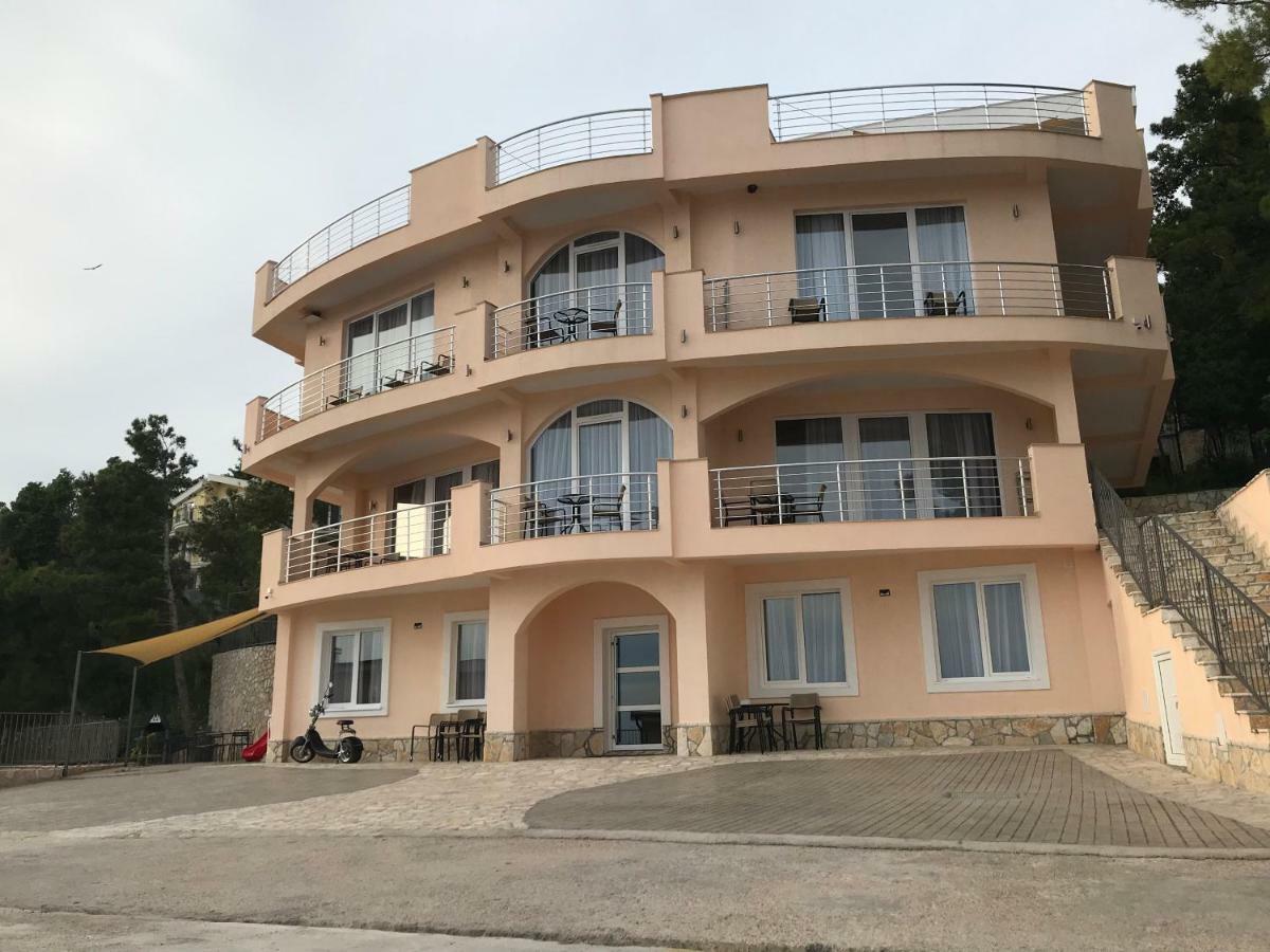 Villa Grand Bar Luaran gambar